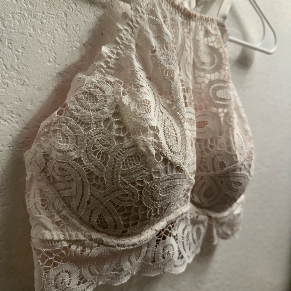 Victoria's Secret Cream Lace Halter Top - Picture 2 of 9